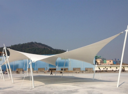 看臺(tái)膜結(jié)構(gòu)施工如何打造高效美觀的場(chǎng)館空間?