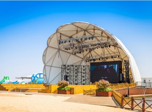 球場(chǎng)膜結(jié)構(gòu):從空間美學(xué)到實(shí)用價(jià)值的全新詮釋